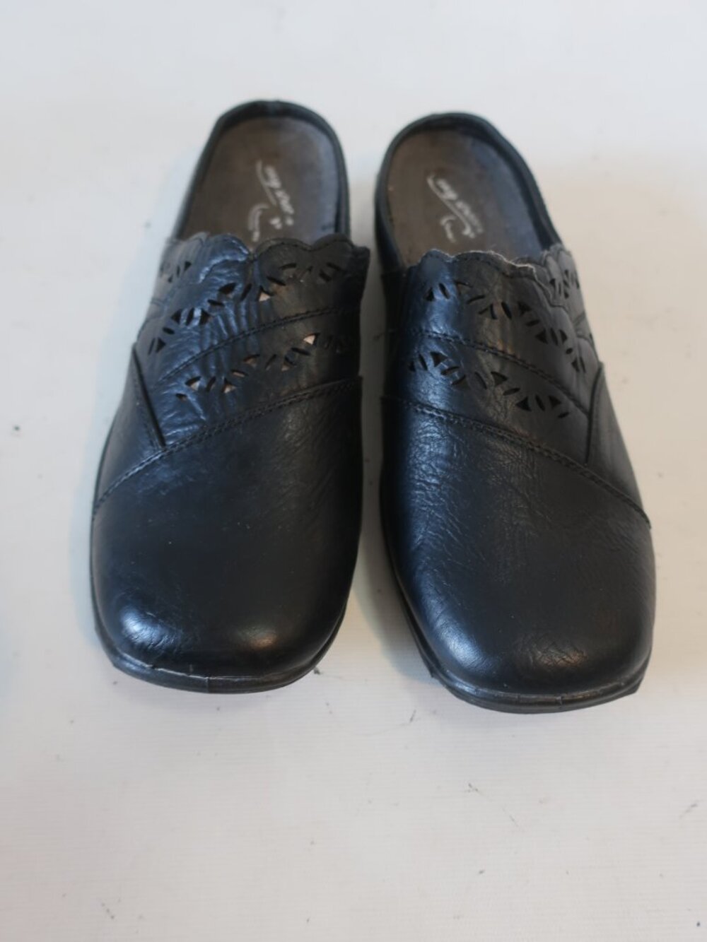 NWOB Womens Easy Street Black Faux Leather Slide Comfort Mule 8W